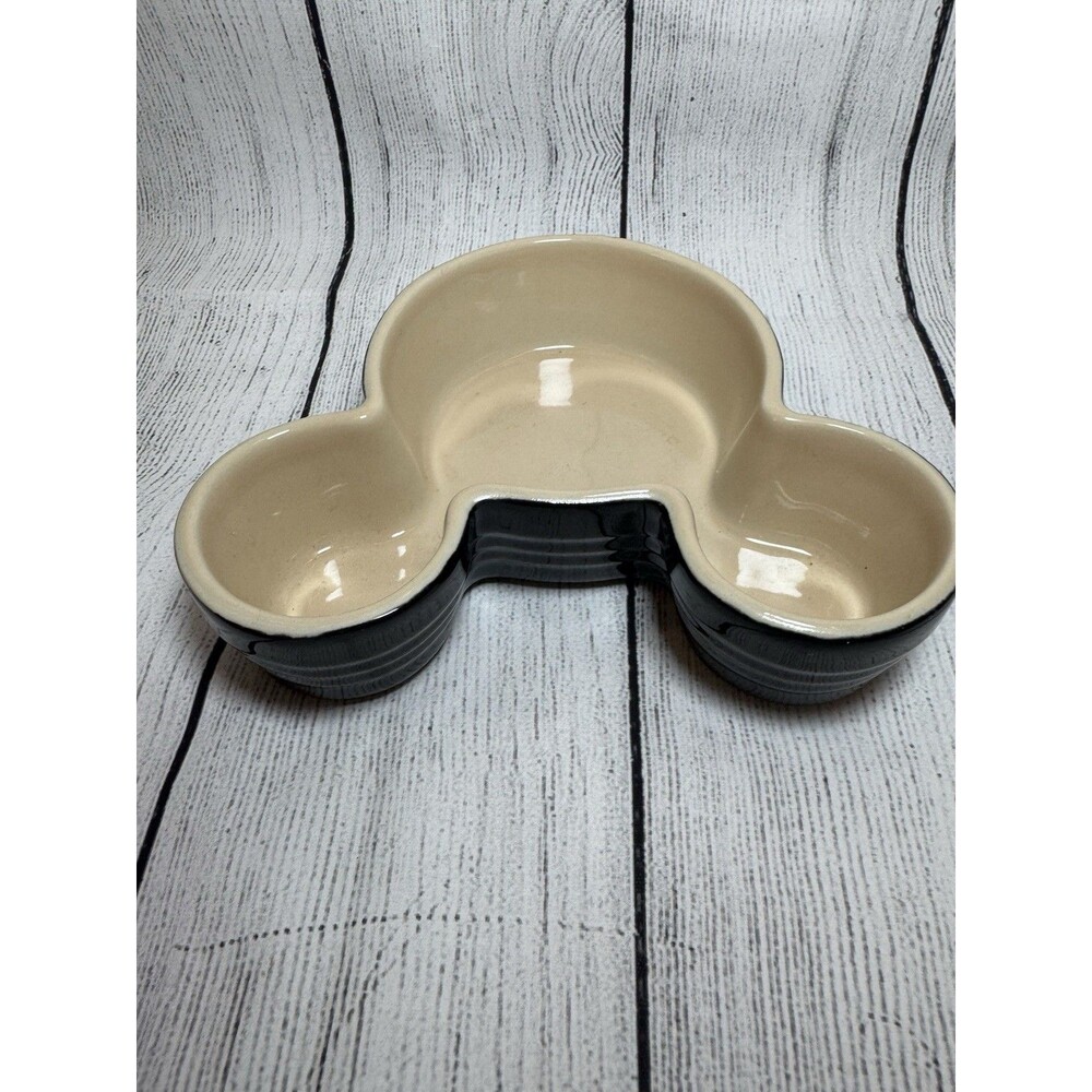 Set Of 2 Le Creuset Disney Mickey Mouse Stoneware Ramekins Black & Red 7.5oz - Picture 7 of 13